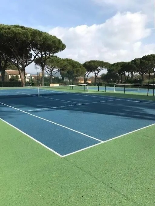 Lägenhet A 50 M De La Plage ! Gassin Frankrike